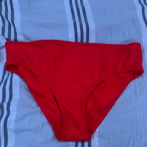 Red bikini bottoms - Picture 1 of 3